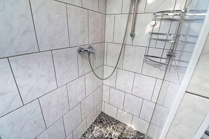 Ferienwohnung für 2 Personen, mit Terrasse und Garten sowie Seeblick und Ausblick in Kreuzau - 4