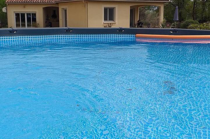 Location de vacances pour 6 personnes, avec jardin et terrasse à Promilhanes