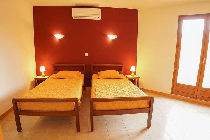 Gîte pour 8 personnes, avec balcon et piscine à Taglio-Isolaccio - 4