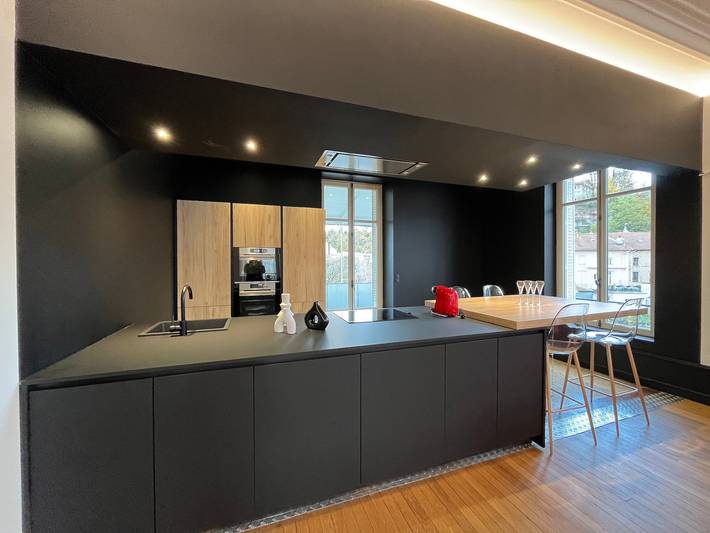 Appartement entier, Appartement "L'aristide" avec terrasse privée, balcon et Wi-Fi in Épinal, Région d'Épinal