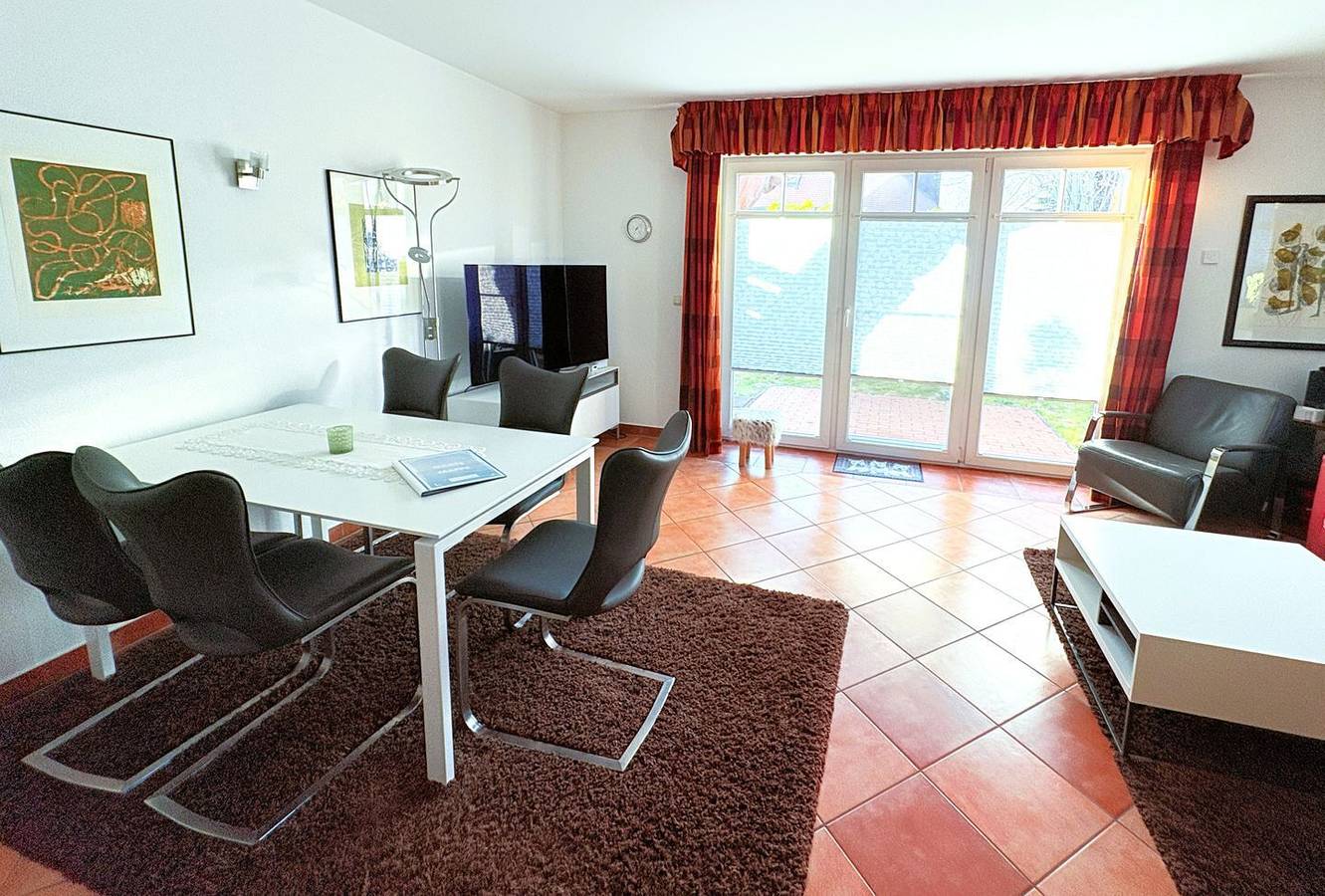 Hundefreundliche Ferienwohnung mit 3 Schlafzimmern nahe Strand in Glowe, Rügen