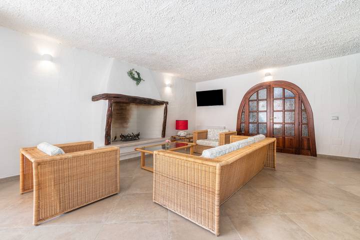 Holiday Home 'Villa Eleonora Residence App To 4' with Shared Pool, Wi-Fi in Capoterra, Cagliari Province