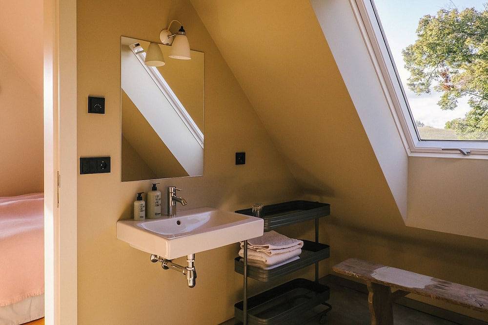 Ganze Wohnung, Stylische Ferienwohnung mit 2 Terrassen und schöner Sauna in der Uckermark. in Gerswalde, Barnimerland Region