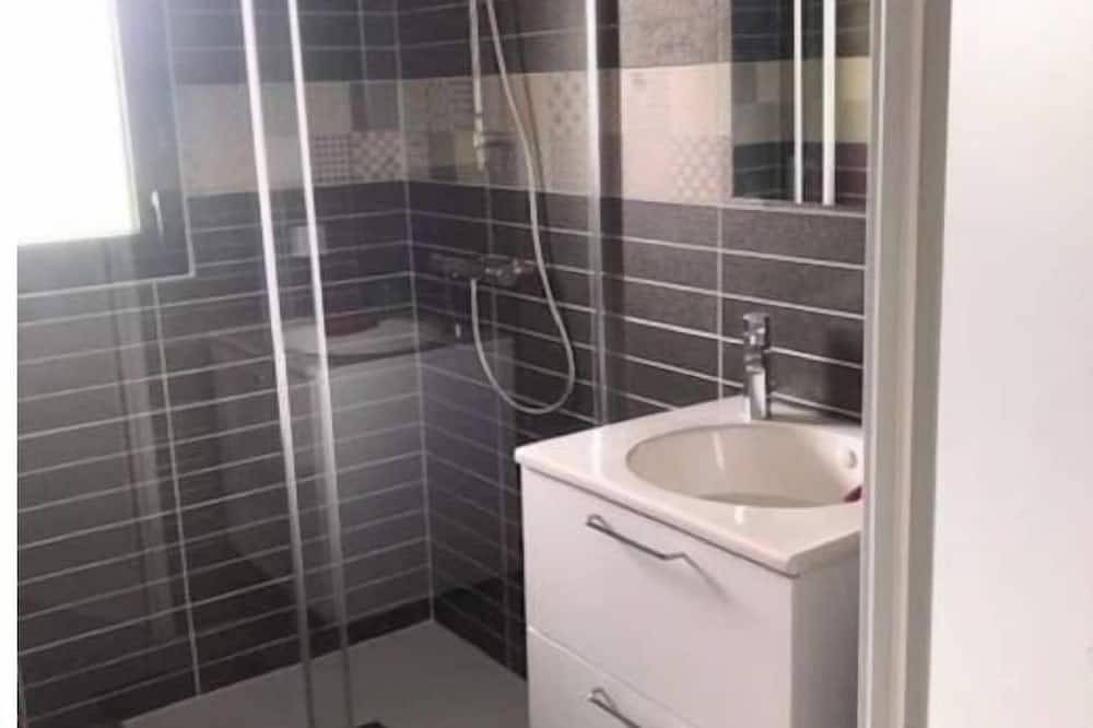Appartement entier, Appartement 102 m2 Tuamotu :5 chambres/suites, salle de repas. Le Bourget Du Lac in Le Bourget-du-Lac, Région de Chambéry