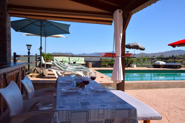 Casa rural para 6 personas, con jacuzzi además de terraza y jardín, Se admiten mascotas en Riogordo - 3