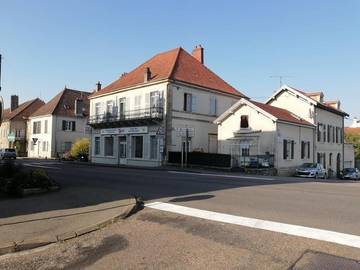 Gîte pour 6 personnes, avec vue et terrasse, animaux acceptés à Gray