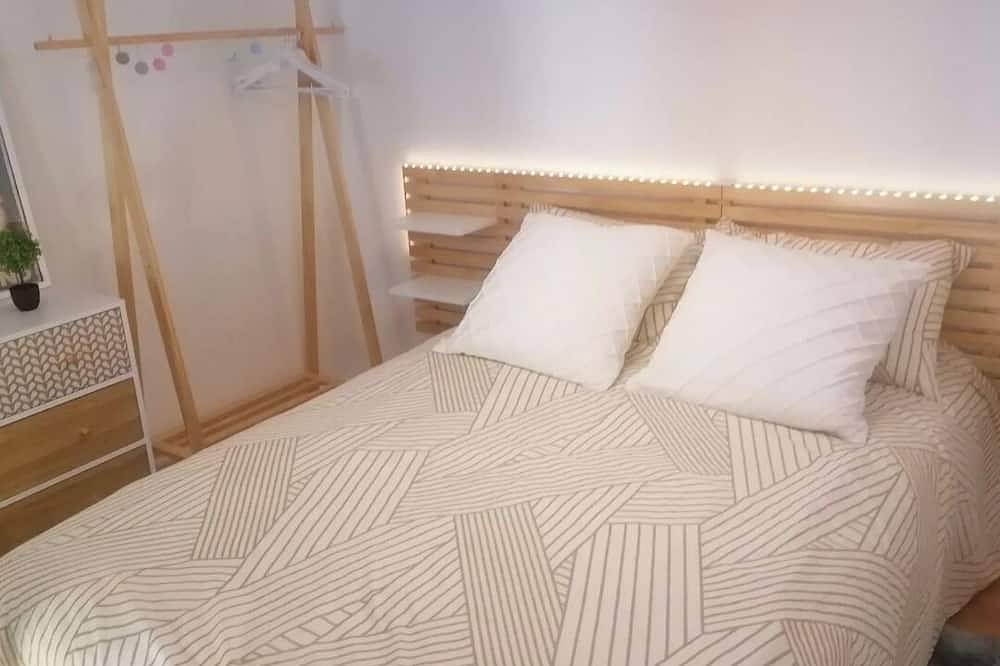 Entire apartment, Cosy, quiet apartment in the center of Le Mans, near the 24-hour racetrack train station. in Le Mans, Sarthe