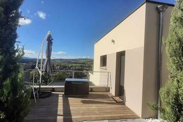 Gîte pour 2 personnes, avec vue et balcon à Civrieux-d'Azergues