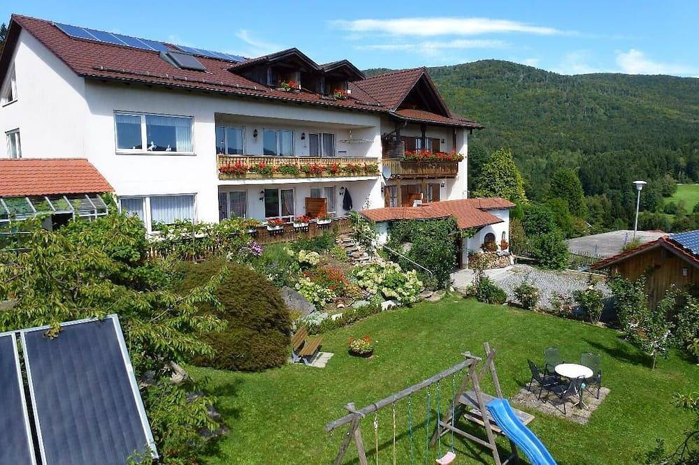 Ganze Wohnung, 29qm große Fewo für 2 Personen mit Balkon und herrlicher Aussicht in Rimbach (Oberpfalz), Ostbayern