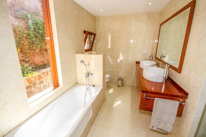 Villa with pool, gardens and fruit trees in San Bartolomé de Tirajana, South Gran Canaria