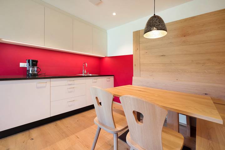Entire apartment, Vacation Apartment "Teutenhofer Kirsche" on the Farm with Mountain View & Garden in Feldthurns, Dolomiti Superski