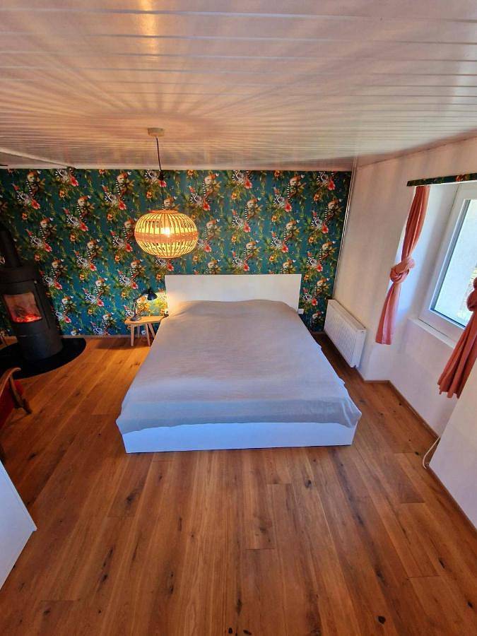 Ferienwohnung für 3 Personen, mit Terrasse und Garten sowie Ausblick in Visperterminen