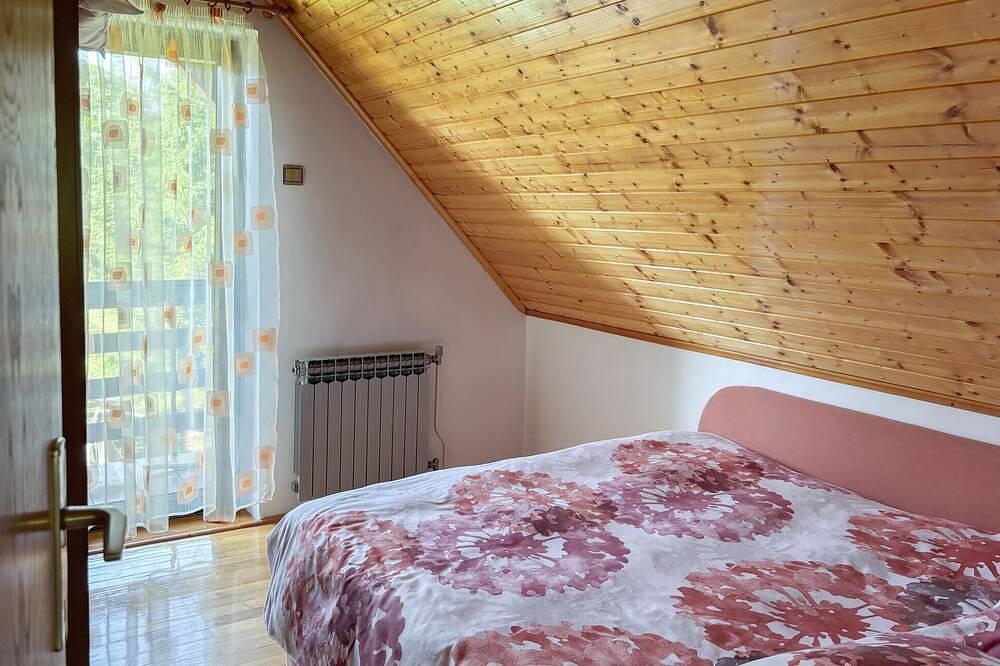 Ganze Wohnung, Cozy apartment in Crnl Lug with Wifi in Primorje-Gorski Kotar