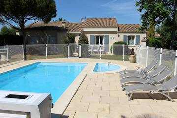 Gîte pour 6 personnes, avec jardin à Bouhet