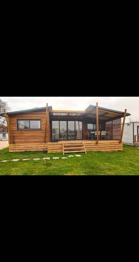 Gîte pour 9 personnes, avec Terrasse ainsi que Jardin et Piscine à Sainte-Opportune-la-Mare