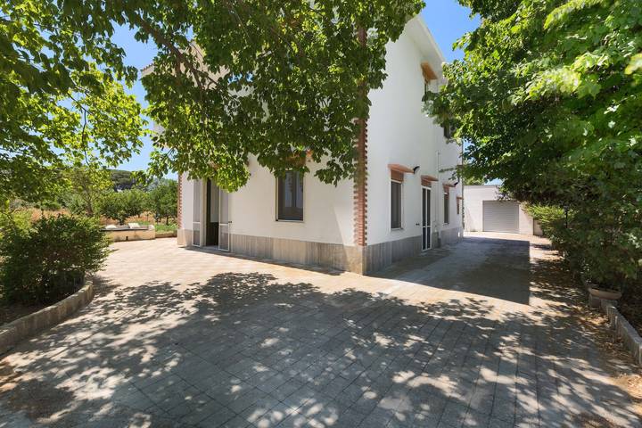 Casa vacanza per 9 persone, con giardino a Matino