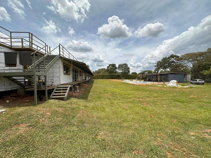 Casas e apartamentos de temporada para 21 pessoas, com balcão e piscina em Lago Sul