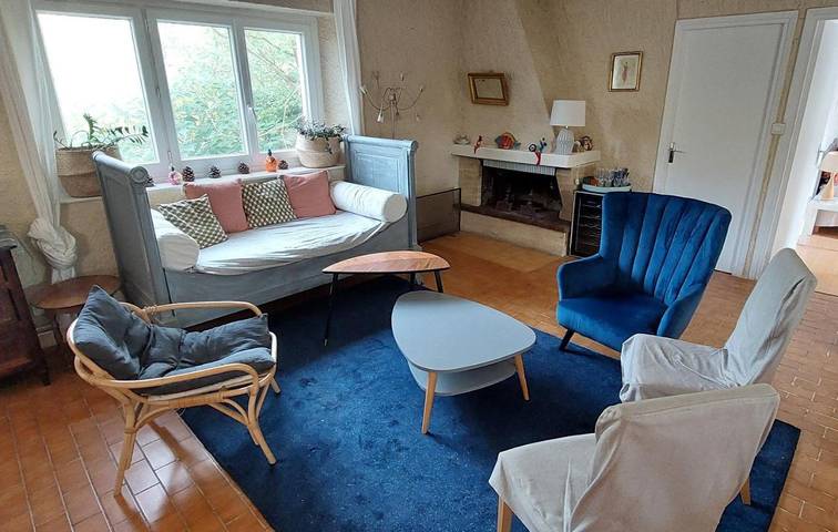 Gîte pour 5 personnes, avec jardin et piscine, animaux acceptés à Airoux