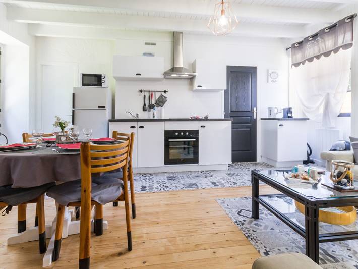 Gîte rénové avec jardin privé, proche de la Baule et Guérande, idéal pour 4 personnes. in Saint-Lyphard, Région de Saint-Nazaire