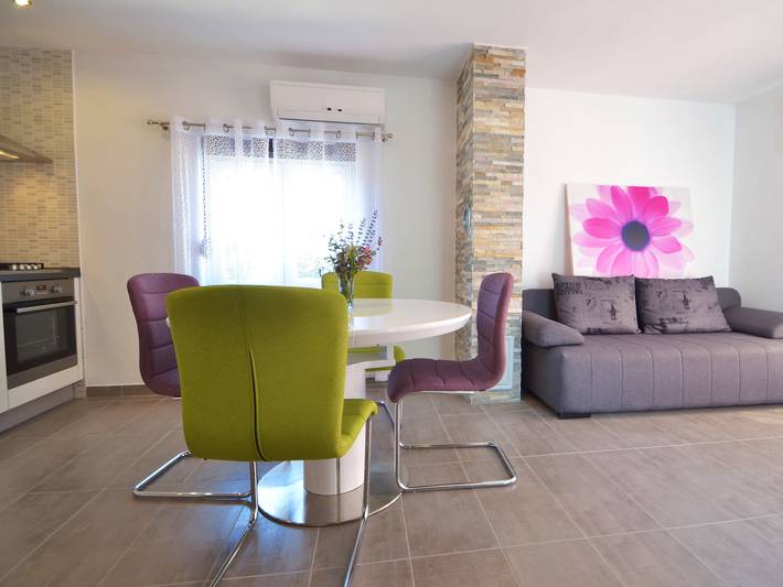 Location de vacances pour 4 personnes, avec jardin et terrasse dans Vir - 3