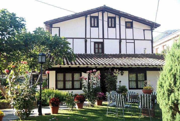 Casa rural para 10 personas, con Balcón y Terraza además de Jardín y Vistas en Potes