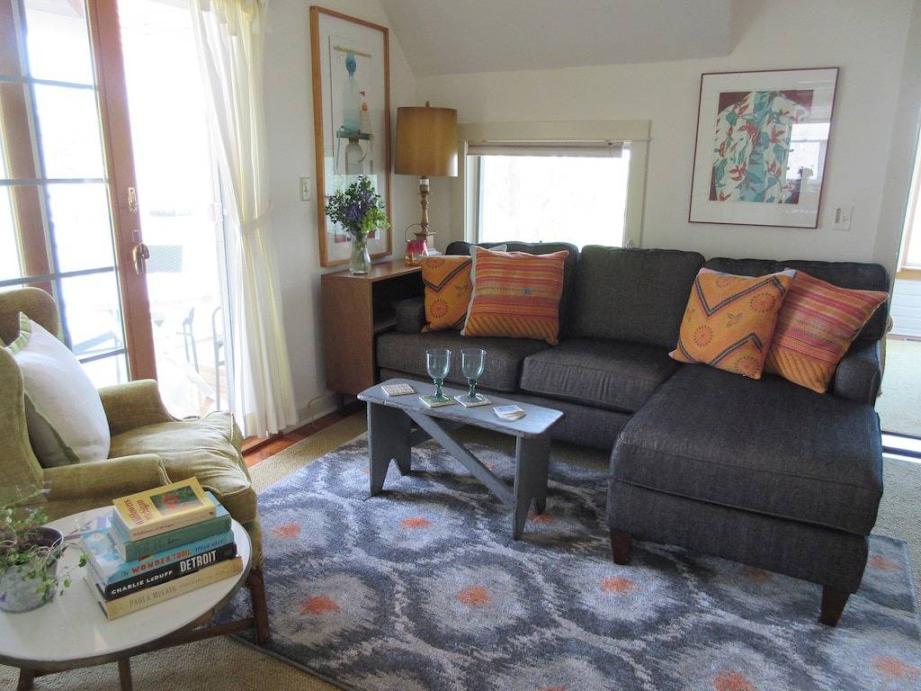 Ganze Wohnung, Macatawa Waterfront bei 'Big Red' / Cottage Living für 2 Personen in Macatawa, Michigansee