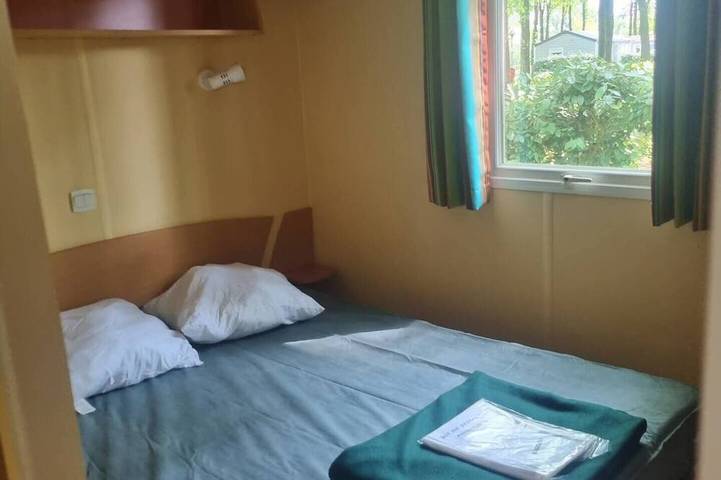 Ganze Wohnung, H004-Eigenes Badezimmer-Terrasse-Familie-Wohnwagen in La Boissière-de-Montaigu, Loire-Tal