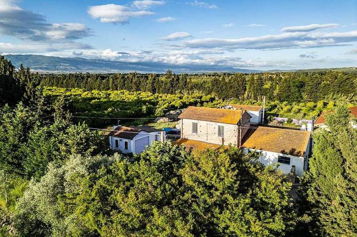 Ferienhaus für 3 Personen, mit Terrasse und Garten sowie Pool, mit Haustier