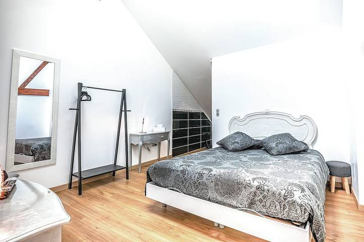 Location de vacances pour 11 personnes, avec terrasse et sauna, animaux acceptés dans Le Mesnil-sur-Oger - 3