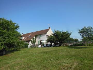 Gîte pour 4 personnes, avec jacuzzi et jardin ainsi que sauna et terrasse dans Saône-et-Loire