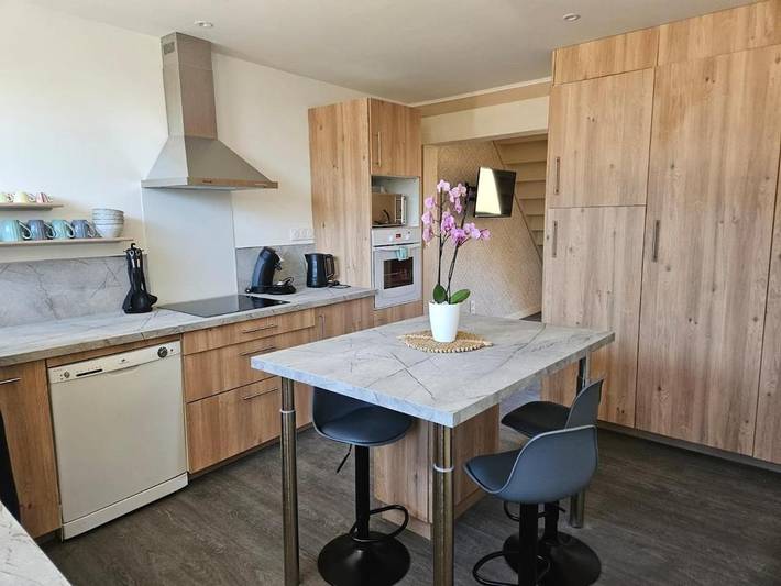 Location de vacances pour 4 personnes, avec piscine ainsi que vue et jardin, adapté aux familles à Salvagnac - 3