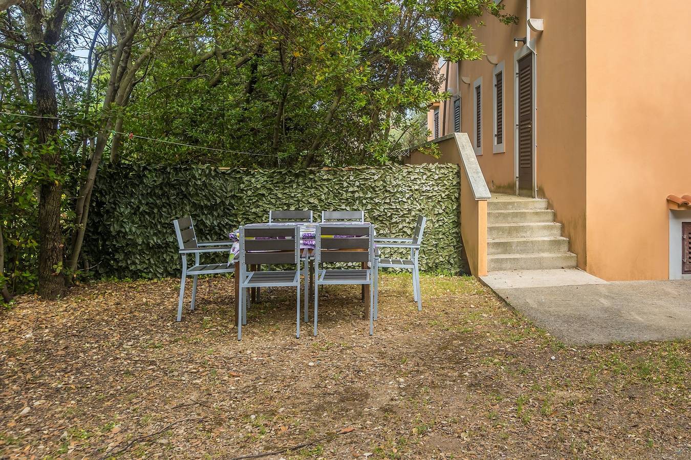 Ganze Wohnung, Hübsche Ferienwohnung Lea 300m vom Strand in Nerezine, Lošinj