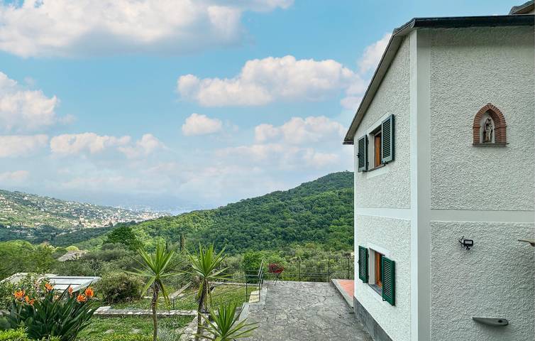 Charmante 75 m² große Wohnung mit Meerblick, Terrasse und Parkplatz in Strandnähe in Santa Margherita Ligure, Riviera di Levante