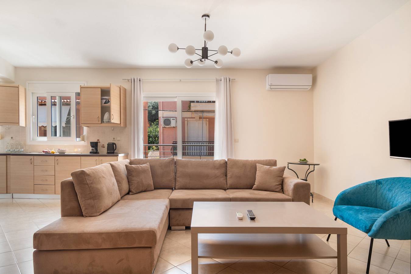 Ganze Wohnung, Apartment 'Ardavani City 7' mit Gemeinschaftsterrasse, Wlan und Klimaanlage in Argostoli, Kefalonia