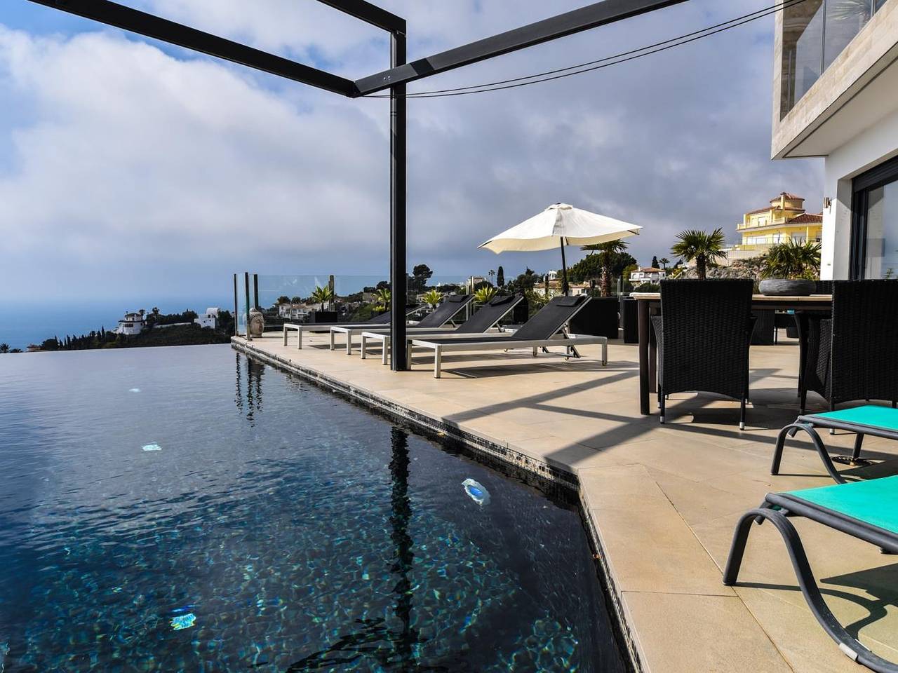 Luxury villa with incredible views,private pool in Monte de los Almendros, Salobreña