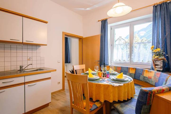 Ferienwohnung für 5 Personen, mit Terrasse und Garten sowie Pool - 1