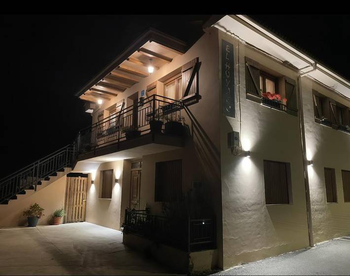 Casa de vacaciones para 5 personas, con jardín además de vistas y balcón - 1