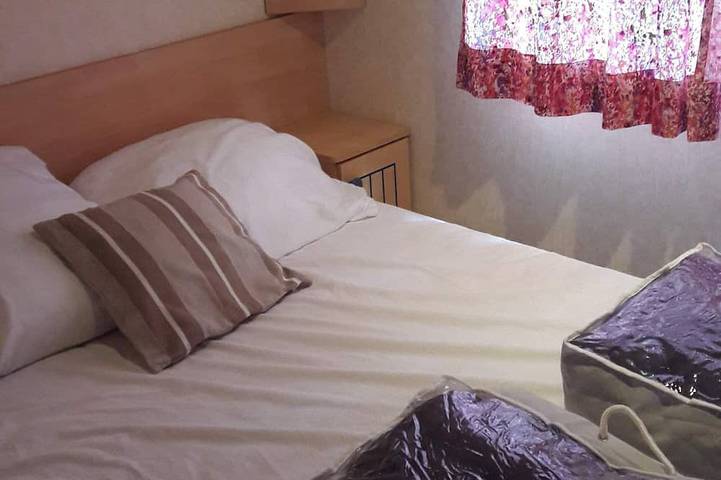Mobile home for rent (sleeps 5) at Camping du Lac in Neuvic - 3 bedrooms in Neuvic, Ussel und Umgebung