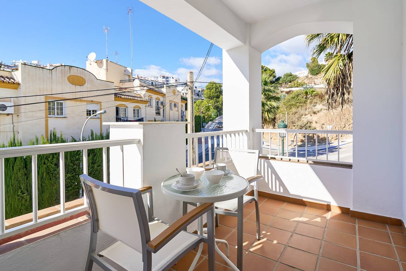 Apartamento en hotel 'N8' con piscina compartida, Wi-Fi y aire acondicionado in Playa de Burriana, Nerja