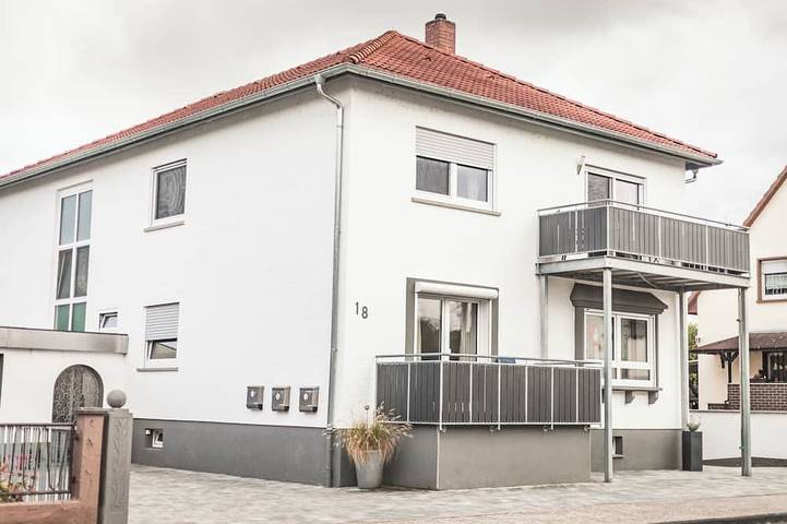 Ferienwohnung für 4 Personen, mit Garten und Balkon, mit Haustier