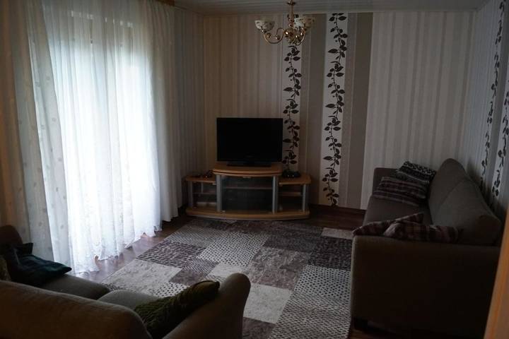 Ferienwohnung für 8 Personen, mit Balkon und Terrasse sowie Garten und Sauna in Peißenberg - 2