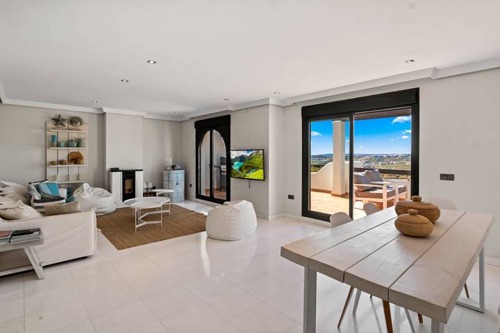 Casa rural para 6 personas, con vistas además de piscina y jardín en Casares - 4