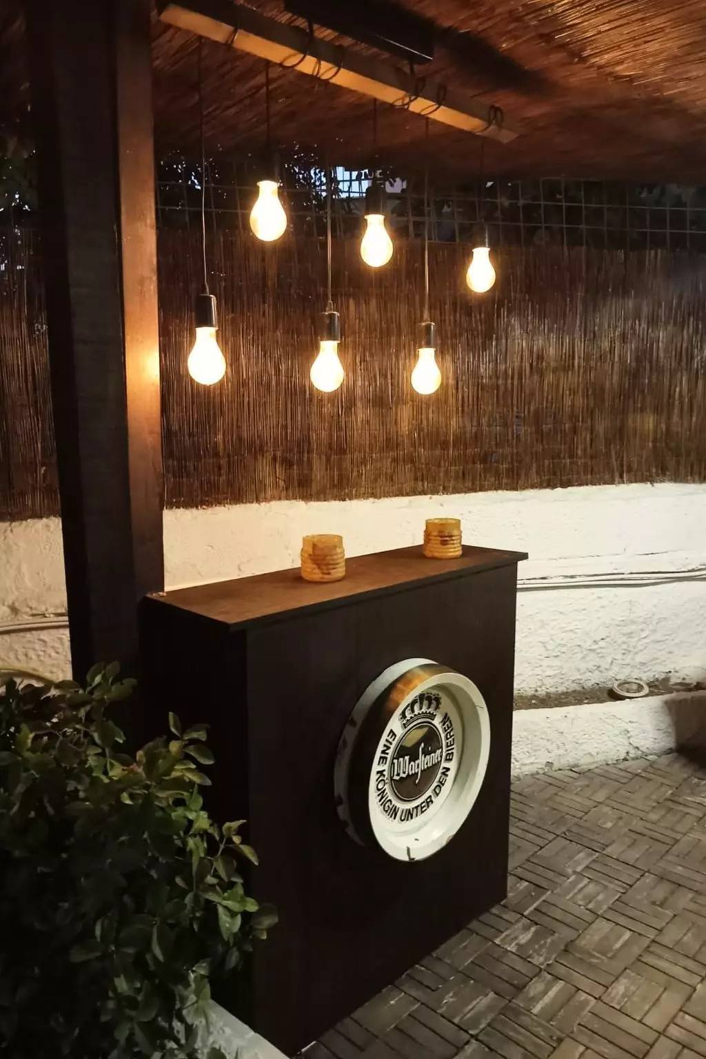 3 personas in Pozzuoli, Provincia de Nápoles