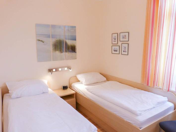 Ganze Wohnung, Ferienwohnung Therese 6 in Wittdün: 100 m zum Strand, Sauna & Wlan in Nordfriesische Inseln (Schleswig-Holstein) (Schleswig-Holstein), Wittdün