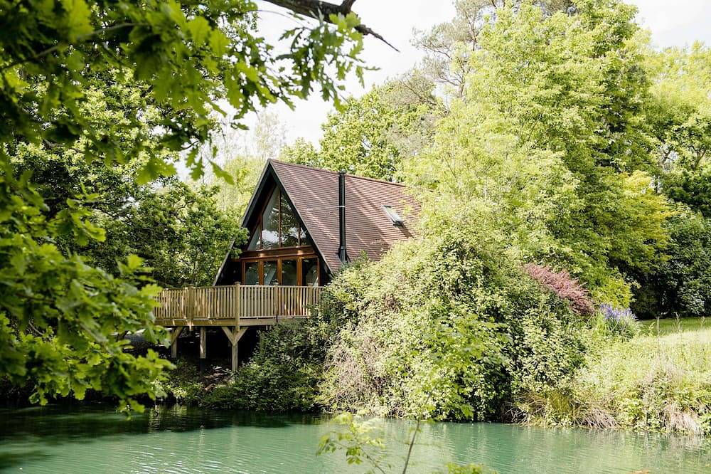 Avalon Waterside Lodge-Kabine-Luxus-Ensuite mit Dusche-Seeblick in Bodiam, Ost Sussex