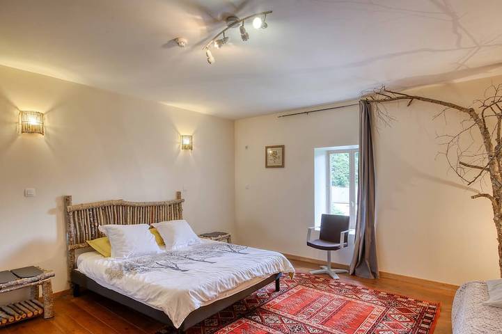 Location de vacances pour 15 personnes, avec jardin dans Basilique Notre Dame D Orcival - 4