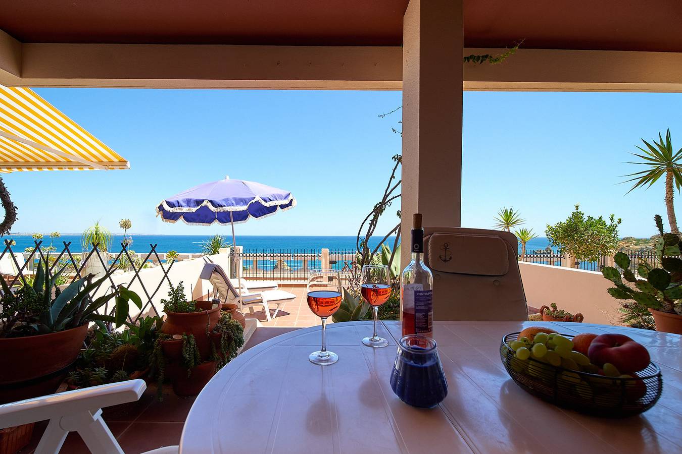 Entire apartment, Casa Oystra, Iberlagos Resort, sea view terrace in Santa Maria, Lagos