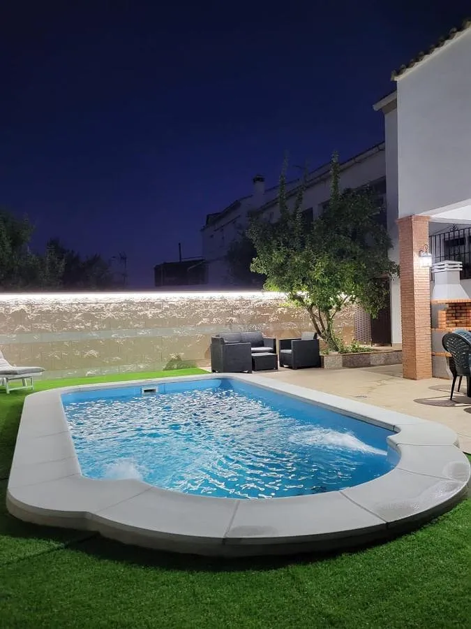 Casa de vacaciones para 5 personas, con piscina además de vistas y balcón - 1