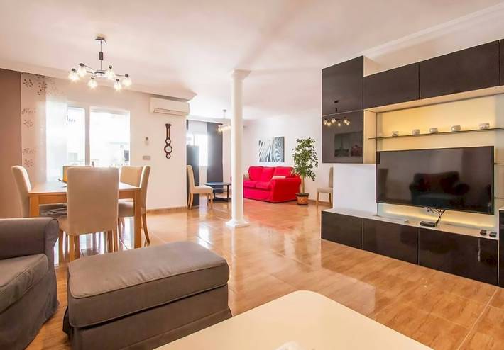 Apartment for 6 people, with Terrace and Pool in Nerja Centre