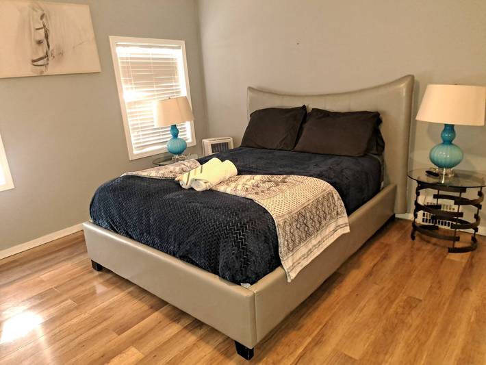 Ganze Wohnung, Tolle Wohnung mit 3 Schlafzimmern und 3 Schlafzimmern im Zentrum von Beverly Hills in Los Angeles, Los Angeles County